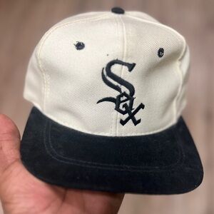Deadstock Rare Vintage 90s Universal Chicago Whitesox Snapback
